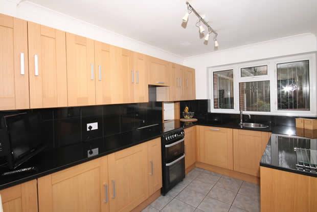 KITCHEN/BREAKFAST ROOM